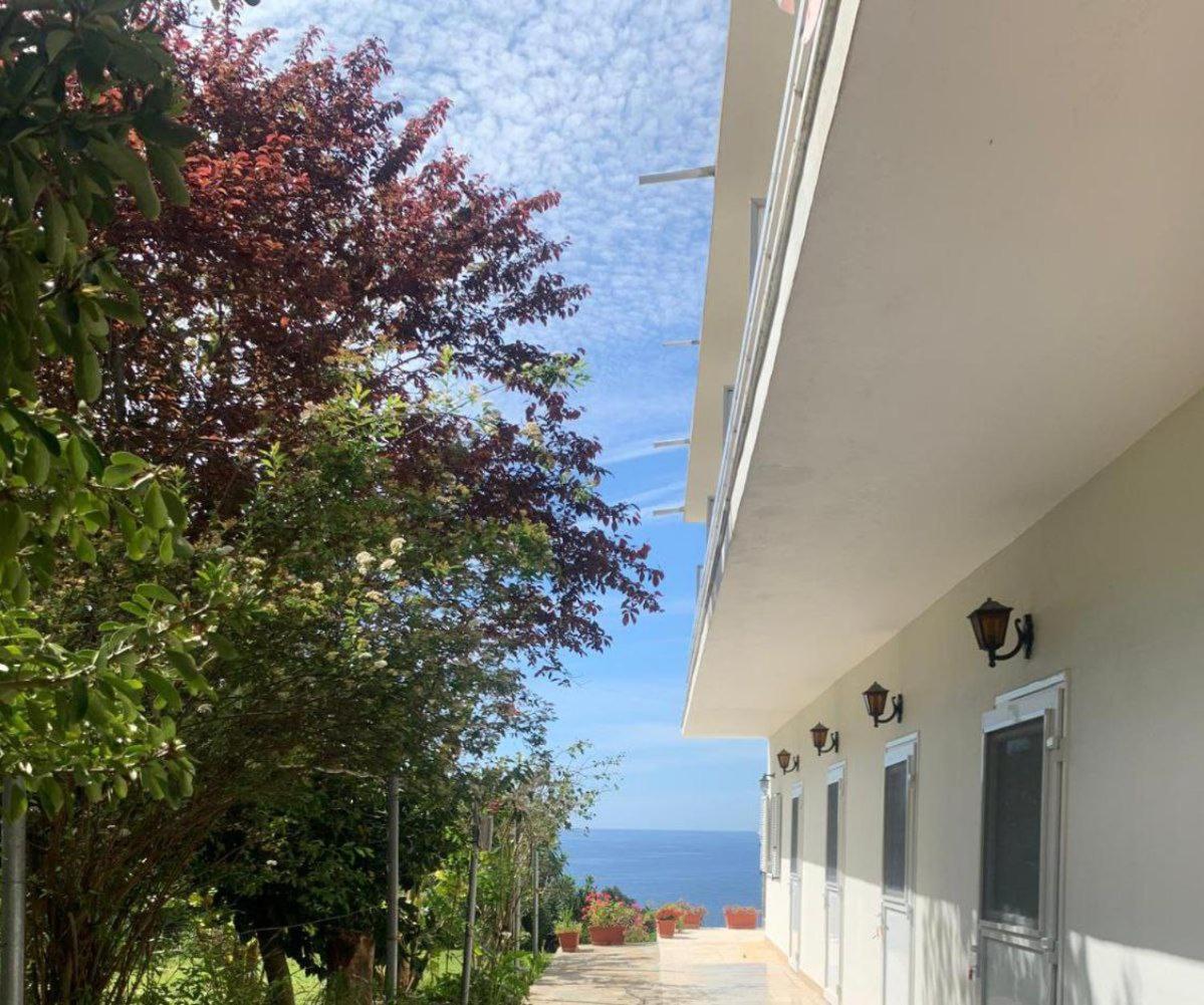 Innjoy Space Glyfada  Bagian luar foto